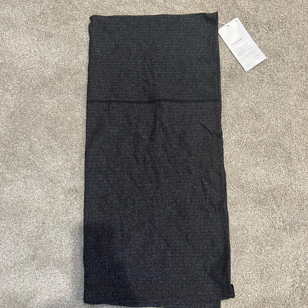 NWT Lululemon Vinyasa Scarf